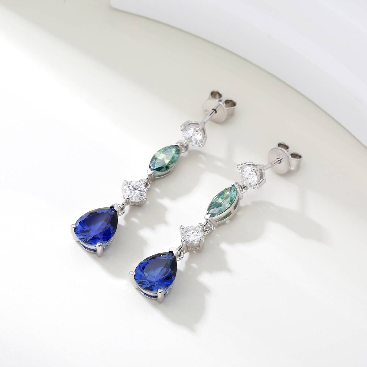 ECB0004银镀18K白金培育蓝宝流苏莫桑钻耳环主石9*7mm/1.5ct*2